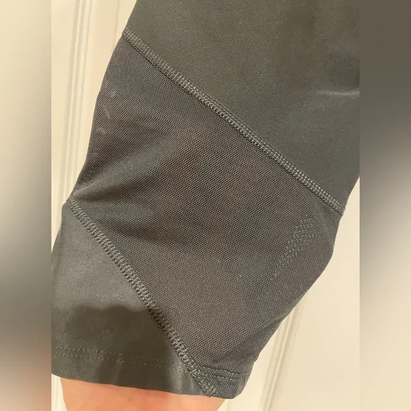 ⭐️3/$15⭐️Nike Charcoal Cropped Leggings - Picture 9 of 10